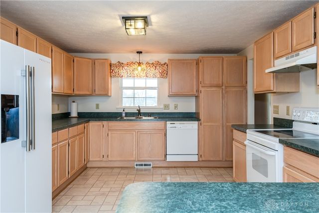 929 N Tecumseh Road, Springfield, OH 45504