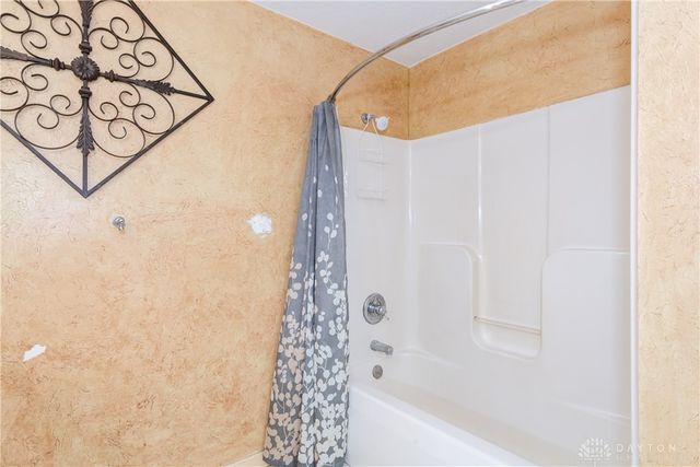 929 N Tecumseh Road, Springfield, OH 45504