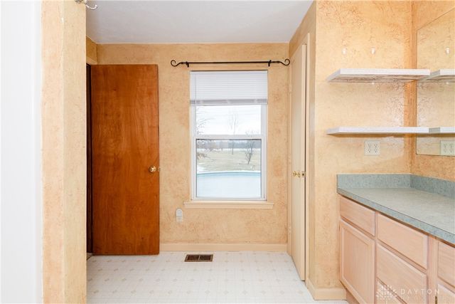 929 N Tecumseh Road, Springfield, OH 45504