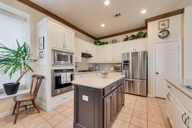 820 Shores Boulevard, Rockwall, TX 75087