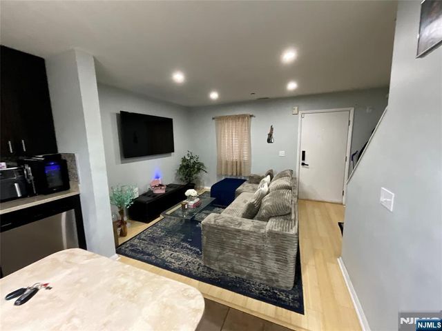 447 Rose Avenue, Jersey City, NJ 07305