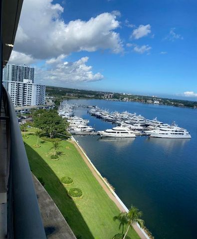 130 Lakeshore Drive Ph 22, North Palm Beach, FL 33408