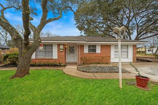 712 Damon Street, Rosenberg, TX 77471