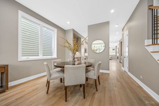 1634 W Wolfram Street, Chicago, IL 60657