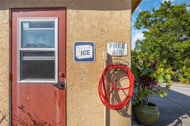 9606 VALENCIA COVE, Bradenton, FL 34210