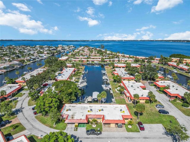 9606 VALENCIA COVE, Bradenton, FL 34210