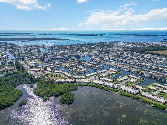 9606 VALENCIA COVE, Bradenton, FL 34210