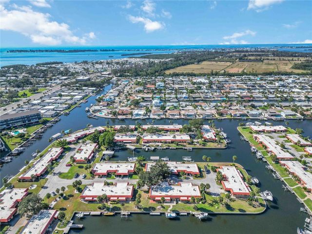 9606 VALENCIA COVE, Bradenton, FL 34210