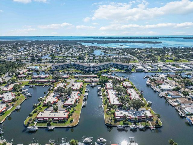 9606 VALENCIA COVE, Bradenton, FL 34210