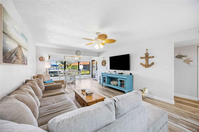 9606 VALENCIA COVE, Bradenton, FL 34210