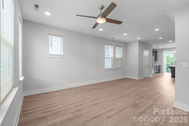 570 W End Drive, Charlotte, NC 28208