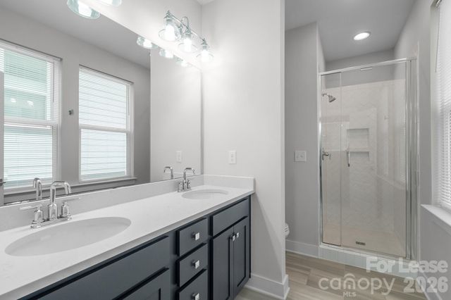 570 W End Drive, Charlotte, NC 28208