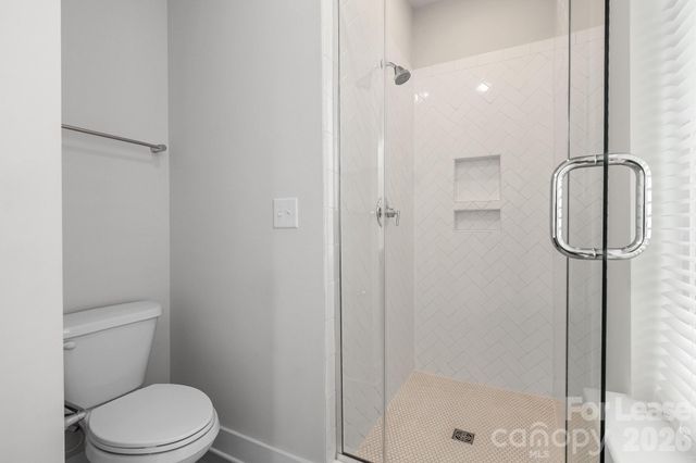 570 W End Drive, Charlotte, NC 28208