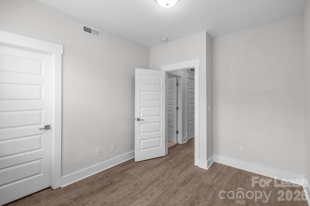 570 W End Drive, Charlotte, NC 28208