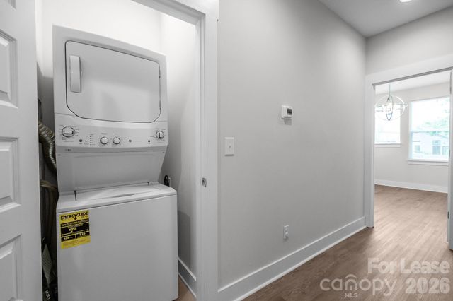 570 W End Drive, Charlotte, NC 28208