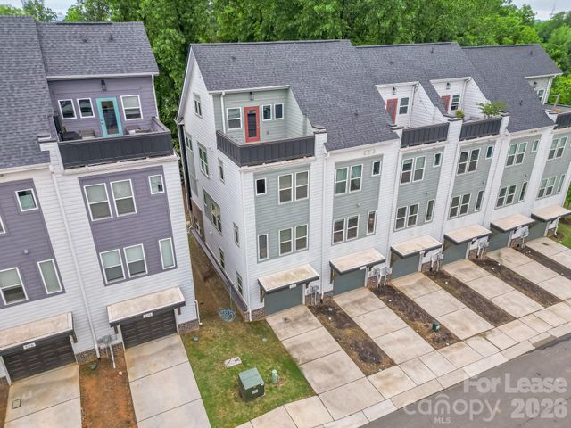 570 W End Drive, Charlotte, NC 28208