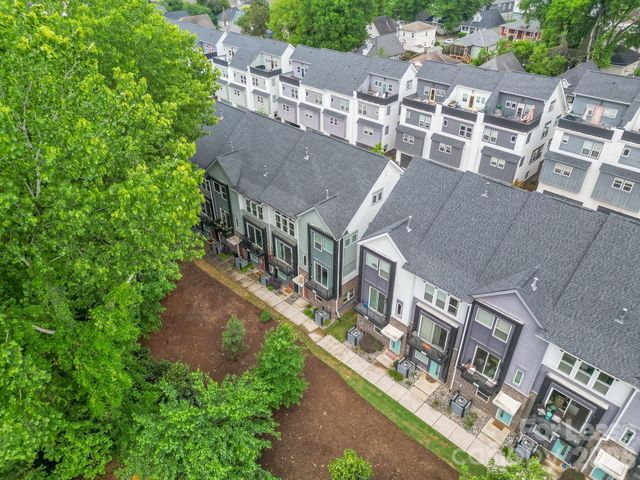 570 W End Drive, Charlotte, NC 28208