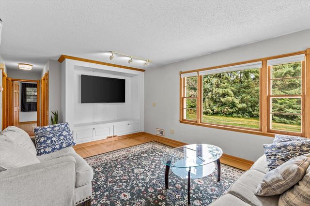 1166 Main Street, Lino Lakes, MN 55014