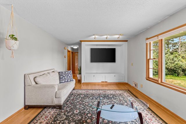 1166 Main Street, Lino Lakes, MN 55014