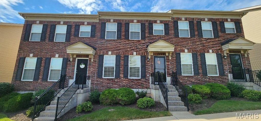 116 Willott Square Drive, St Peters, MO 63376