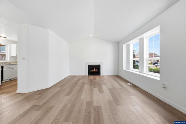 3086 SE 23rd Av, Albany, OR 97322