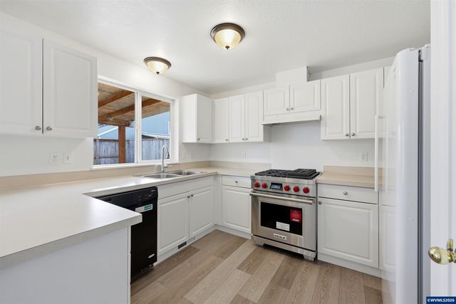 3086 SE 23rd Av, Albany, OR 97322