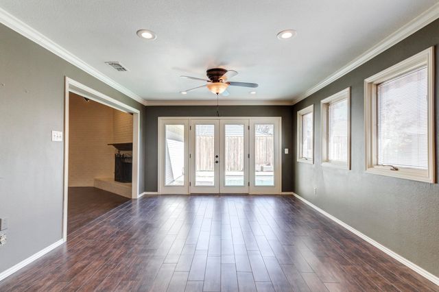 8405 Vicksburg Avenue, Lubbock, TX 79424