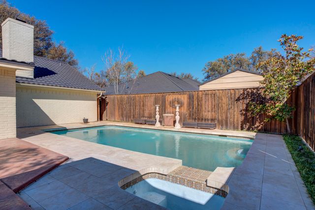 8405 Vicksburg Avenue, Lubbock, TX 79424