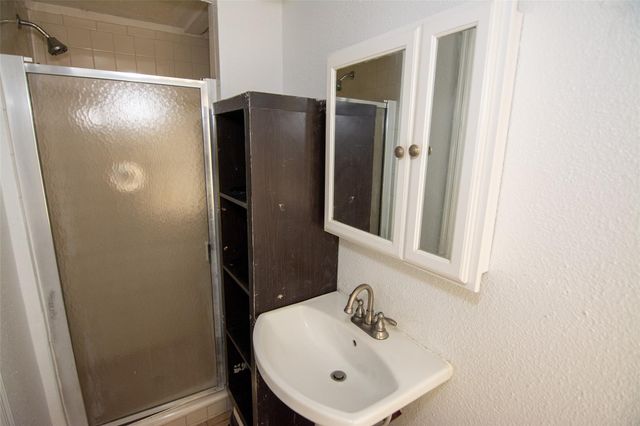 2505 Deutser Street, Houston, TX 77093