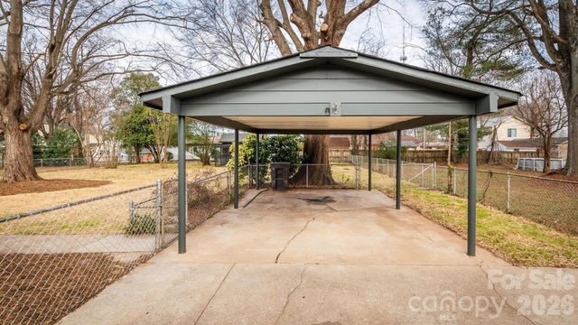 445 Hillcrest Drive, Statesville, NC 28677