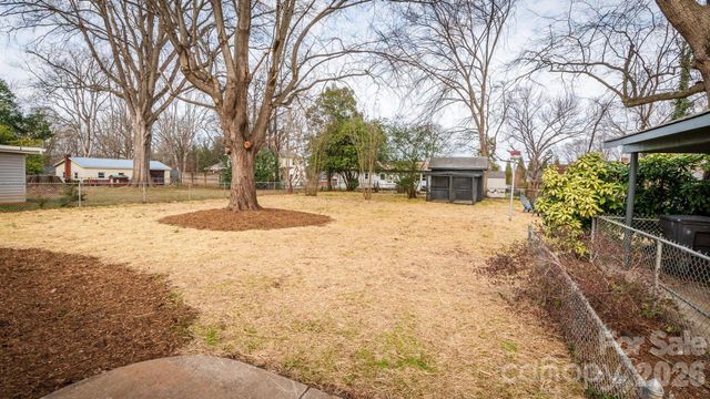 445 Hillcrest Drive, Statesville, NC 28677