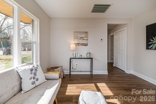 445 Hillcrest Drive, Statesville, NC 28677