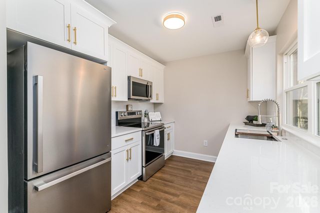 445 Hillcrest Drive, Statesville, NC 28677