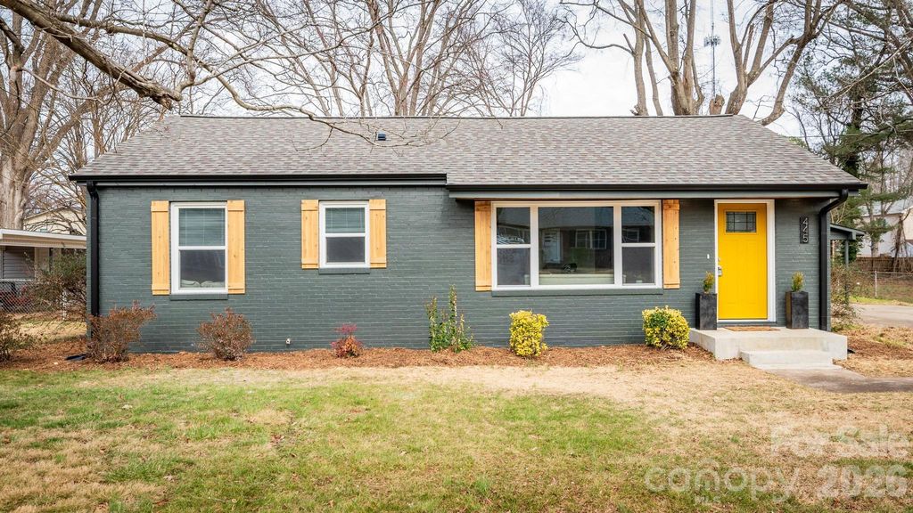 445 Hillcrest Drive, Statesville, NC 28677