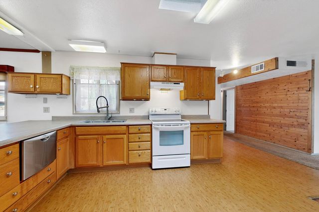 3900 DELAMAR Avenue NE, Albuquerque, NM 87110