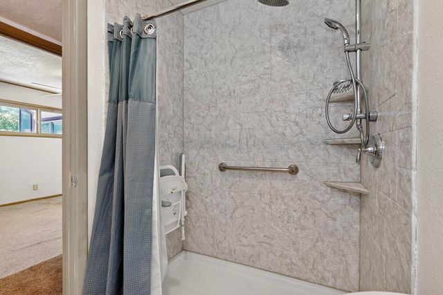 3900 DELAMAR Avenue NE, Albuquerque, NM 87110