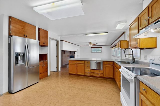 3900 DELAMAR Avenue NE, Albuquerque, NM 87110