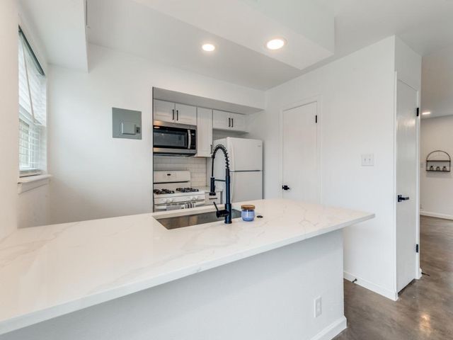 7801 Shoal Creek BLVD 139, Austin, TX 78757