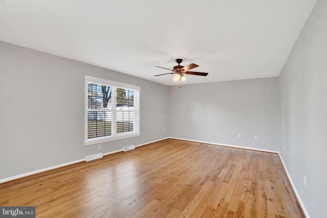 14 HOFFHEINS DR, New Freedom, PA 17349