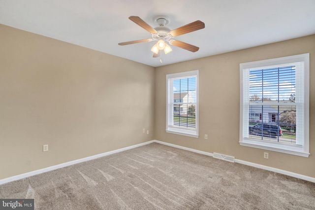 14 HOFFHEINS DR, New Freedom, PA 17349