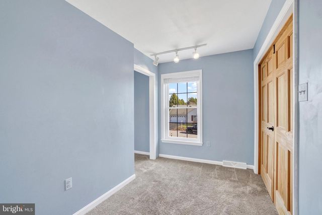 14 HOFFHEINS DR, New Freedom, PA 17349