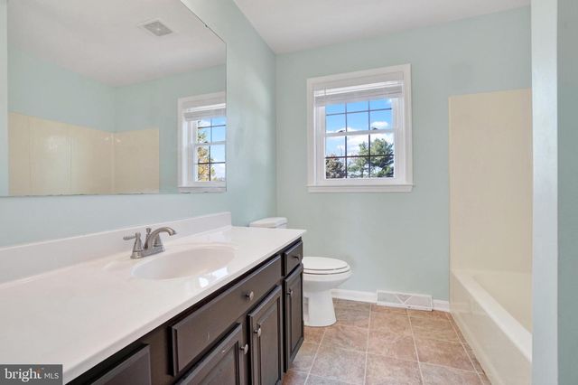 14 HOFFHEINS DR, New Freedom, PA 17349