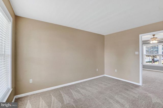 14 HOFFHEINS DR, New Freedom, PA 17349