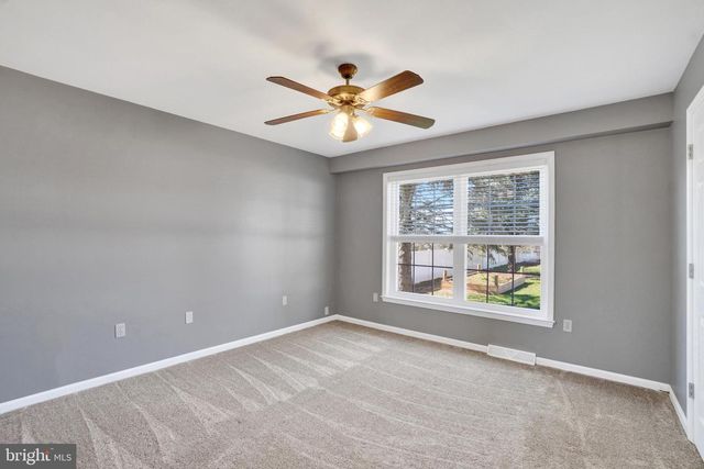 14 HOFFHEINS DR, New Freedom, PA 17349