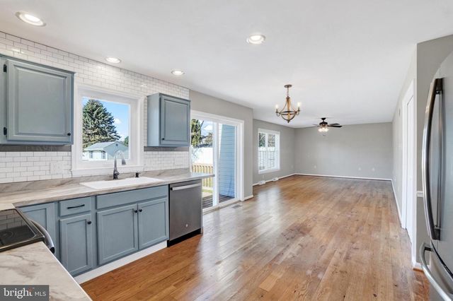 14 HOFFHEINS DR, New Freedom, PA 17349