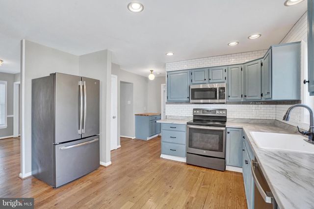 14 HOFFHEINS DR, New Freedom, PA 17349