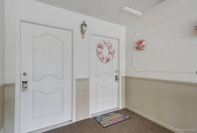 2472 Mulberry Square 22, Bloomfield Hills, MI 48302