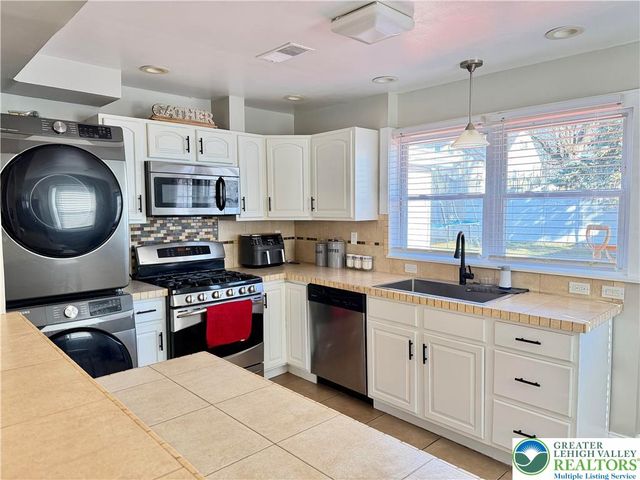 1310 Beverly Avenue, Bethlehem City, PA 18018