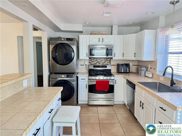 1310 Beverly Avenue, Bethlehem City, PA 18018