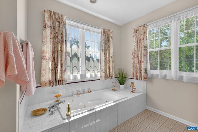 102 HAPPY VALLEY RD, Keswick, VA 22947